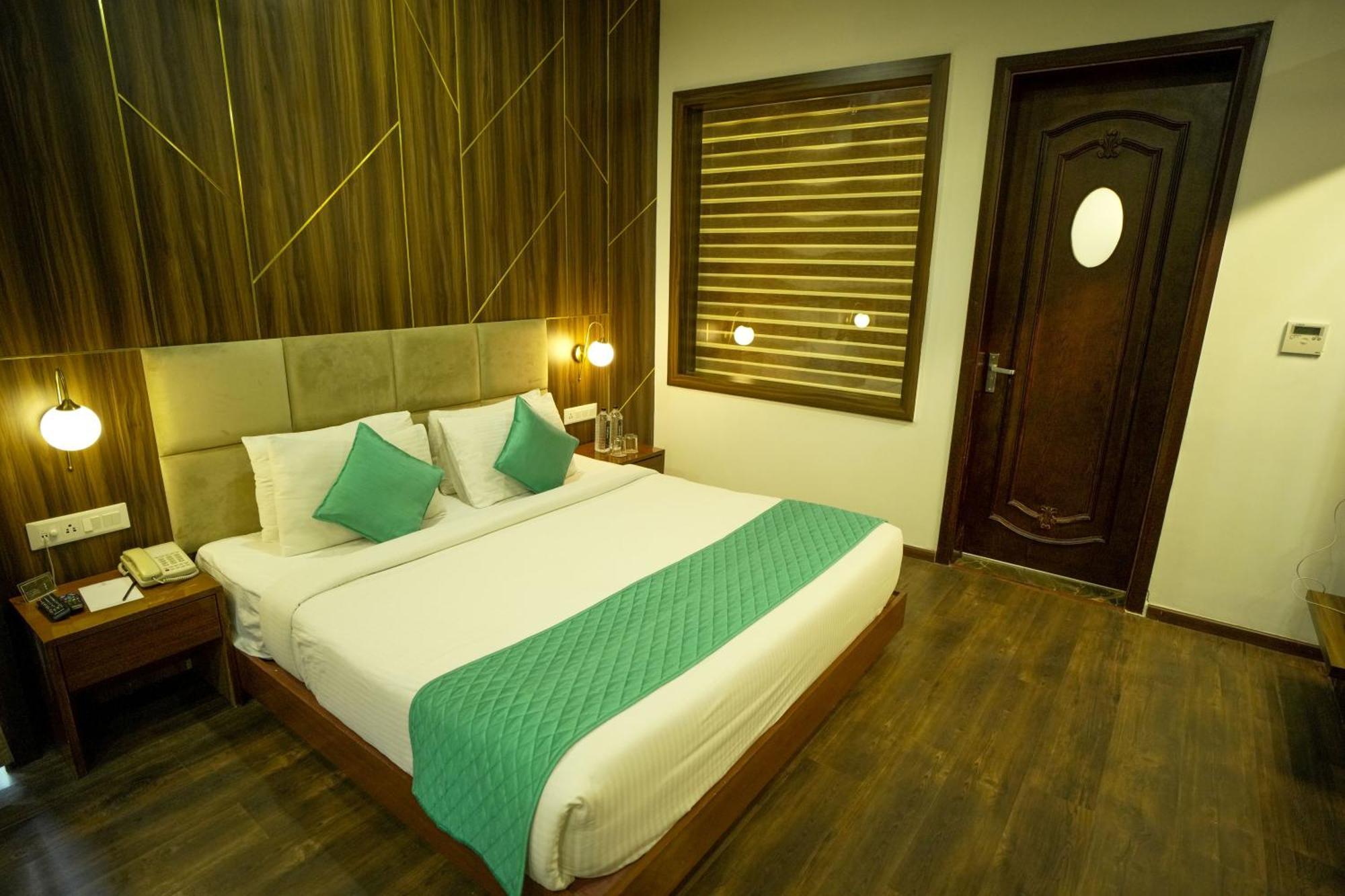 Hotel Krinoscco Ayodhya Exterior foto