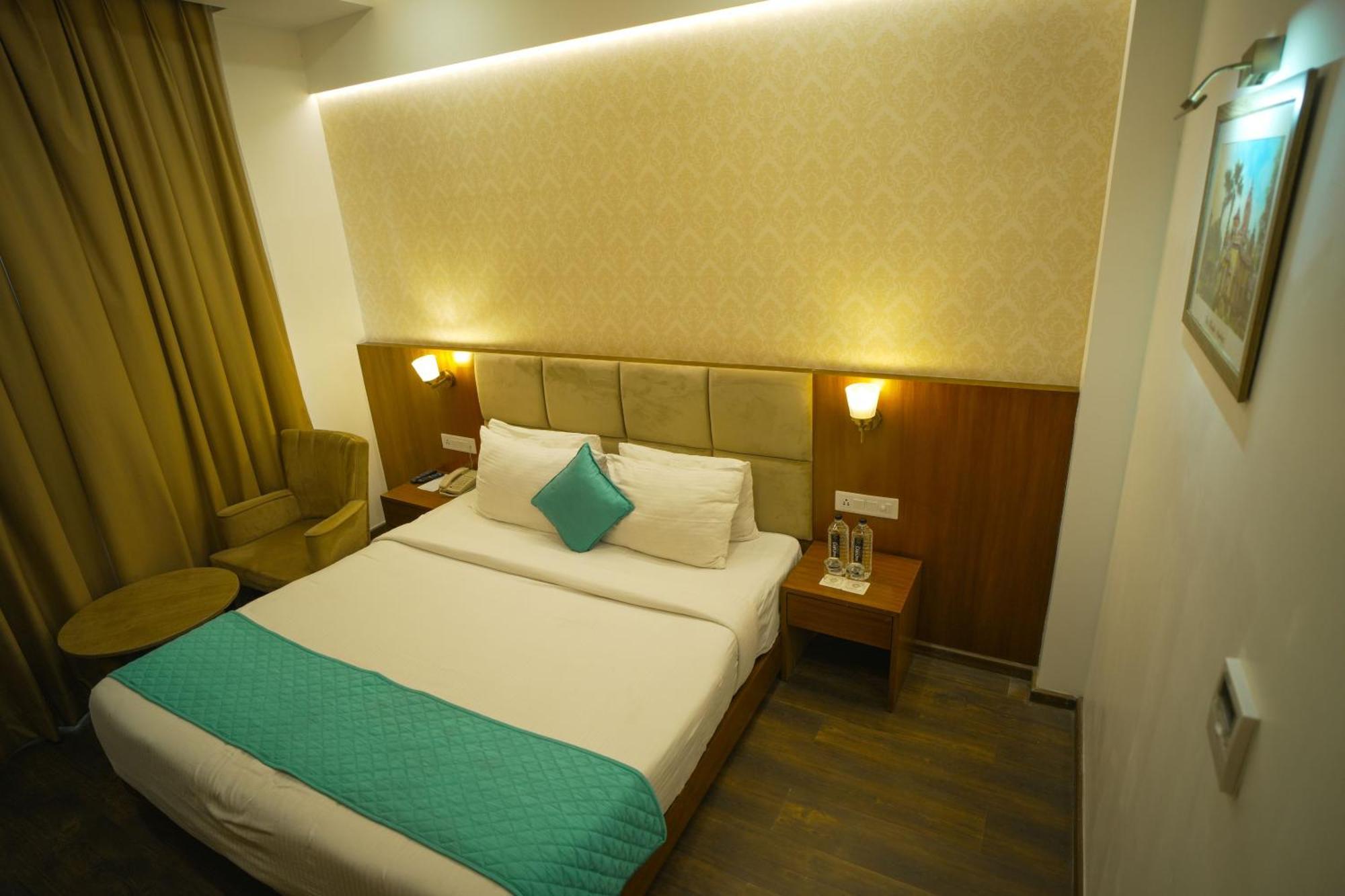 Hotel Krinoscco Ayodhya Exterior foto